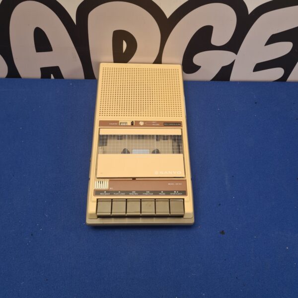 Vintage Sanyo DR-101 cassette recorder in good condition.