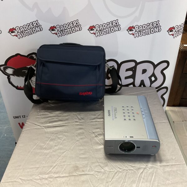 Front view of a vintage Sanyo Pro xtraX multimedia projector.