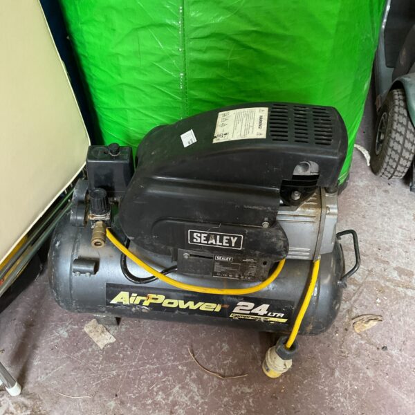 Sealey 24Ltr air compressor in used condition, ideal for garage or workshop.