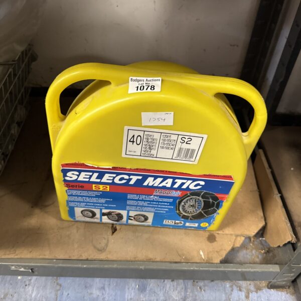 Select Matic Series 2 snow chains in used condition.