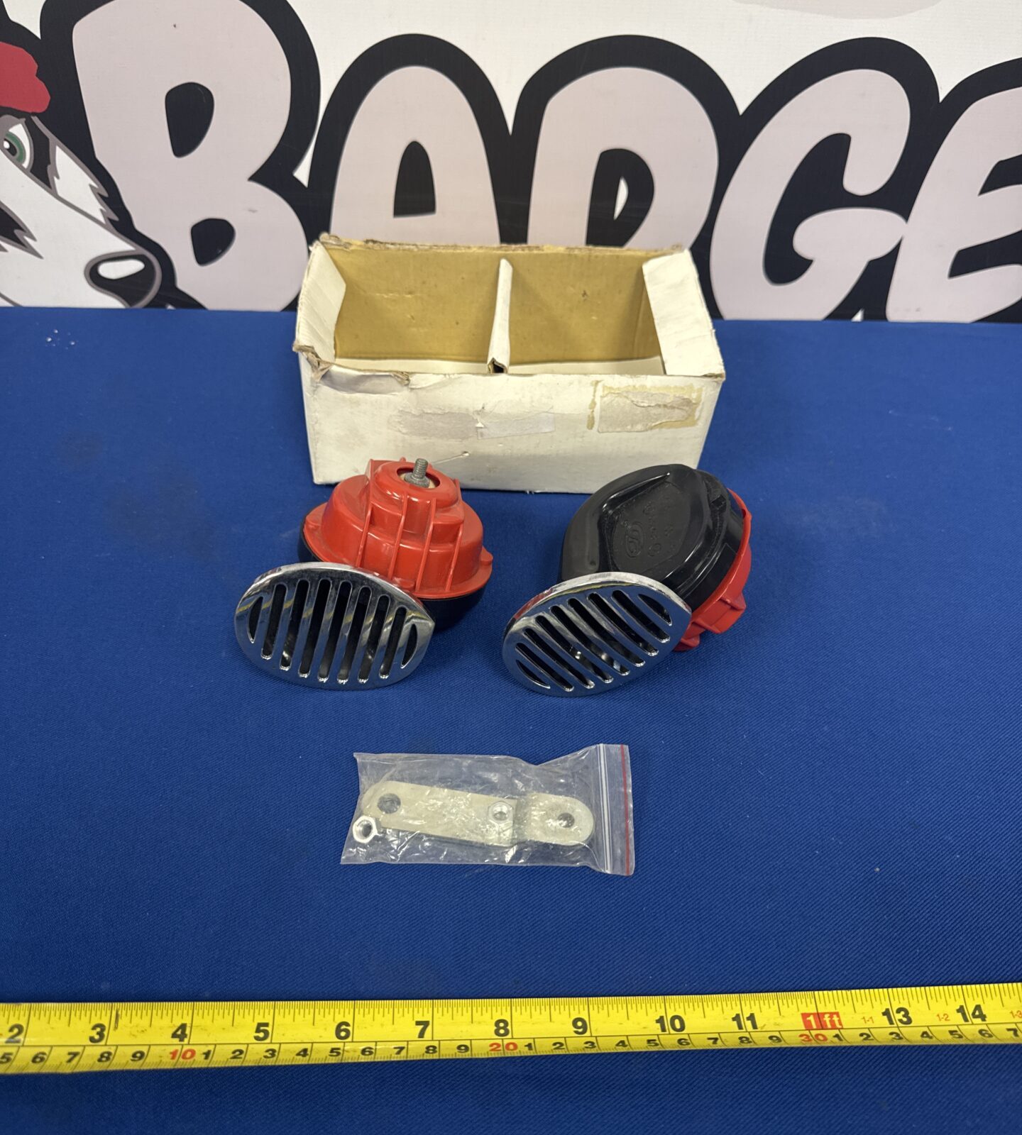 Vintage Shondie vehicle horn kit in original packaging.