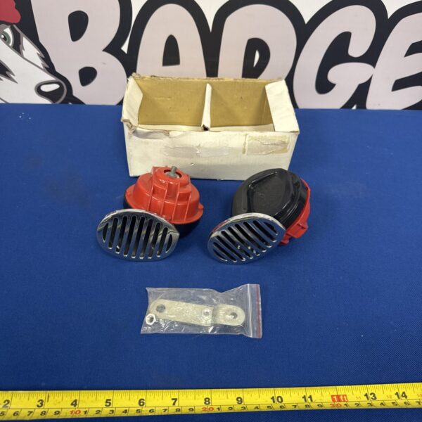 Vintage Shondie vehicle horn kit in original packaging.