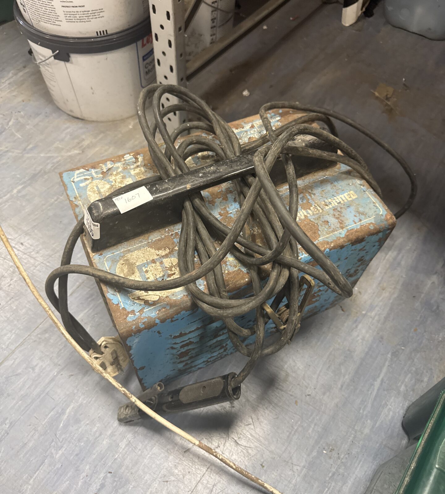 Vintage SIP 140 portable arc welder in blue casing.