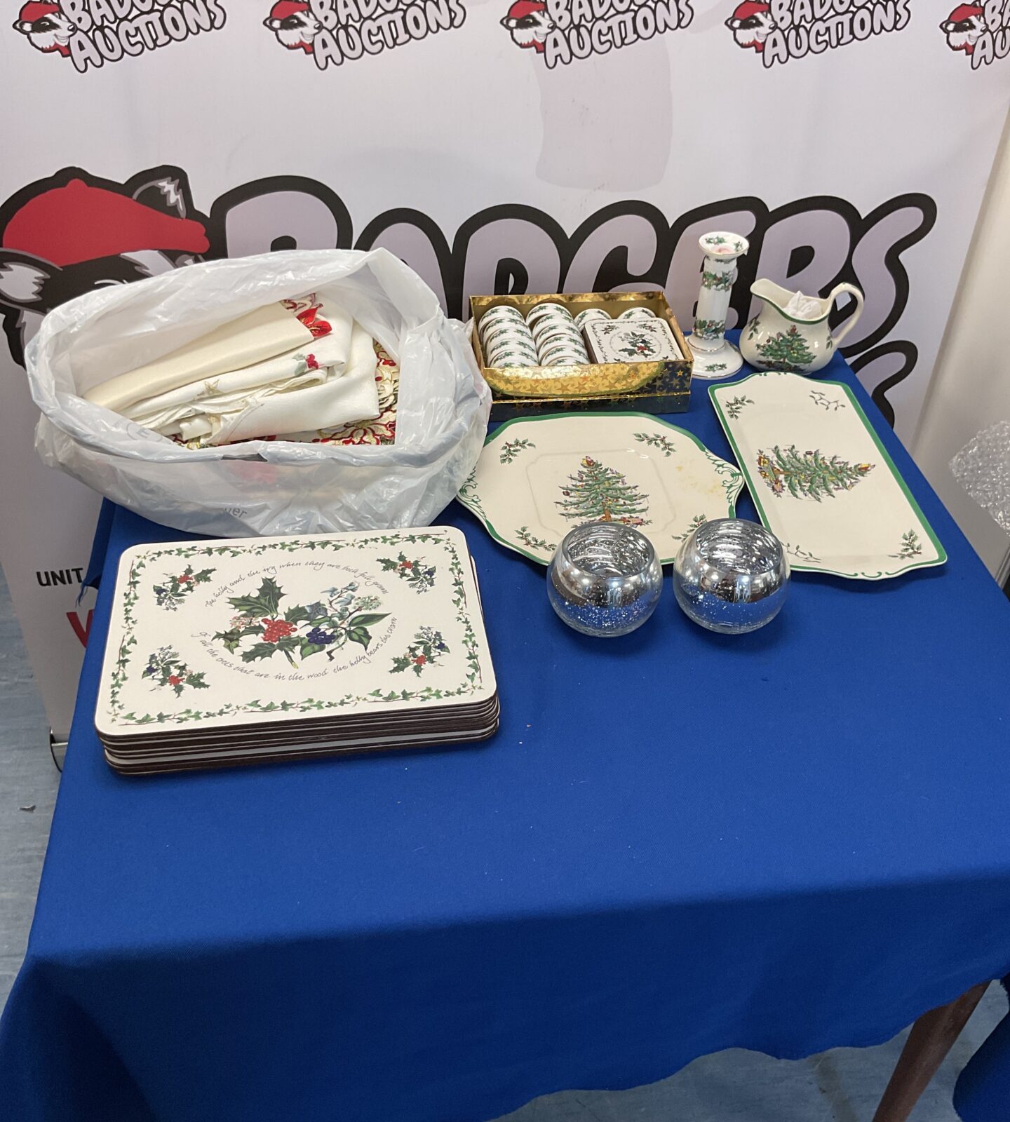Lot of Spode Christmas Tree china for festive Christmas dining.