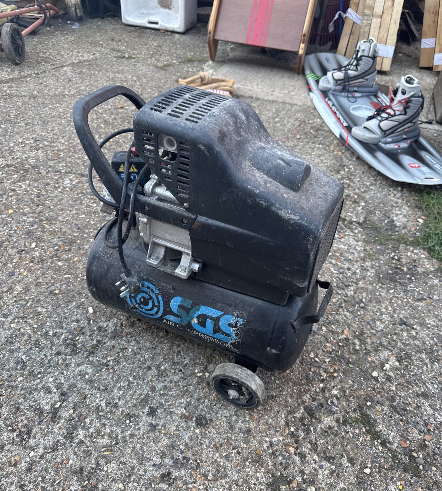 Untested Sps portable air compressor for garage or workshop use.