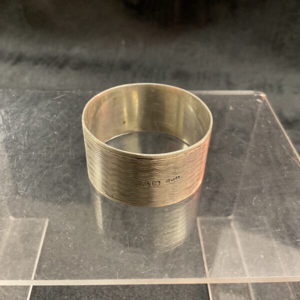 Vintage sterling silver napkin ring by E.J. Trevitt & Sons, Chester hallmark.
