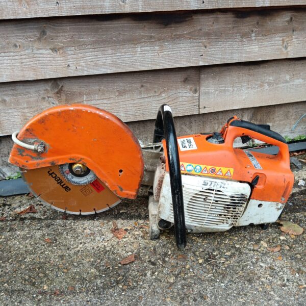 Used Stihl TS400 petrol disc cutter for concrete and asphalt.