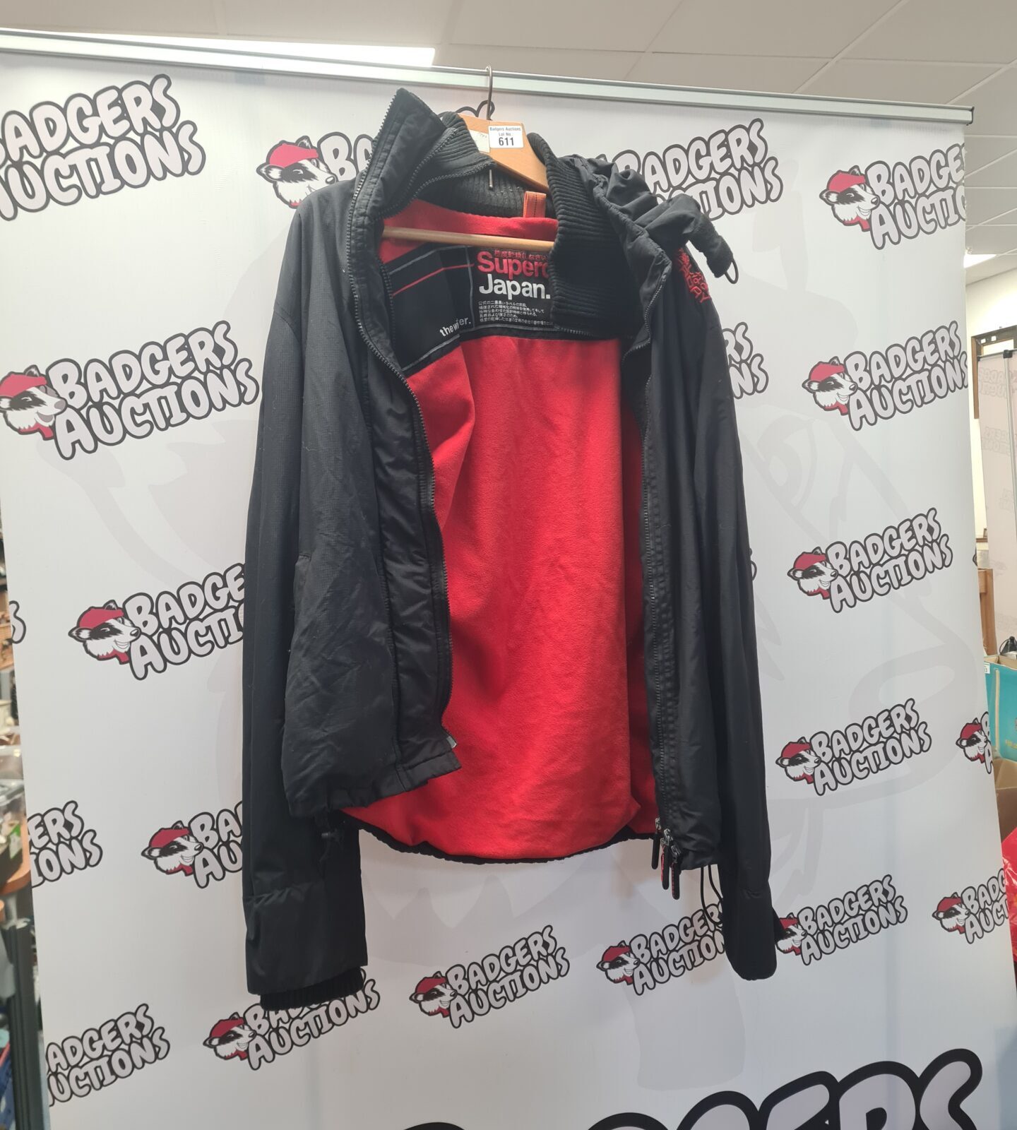 Superdry Wintercheater jacket size XXL, a warm men's coat.