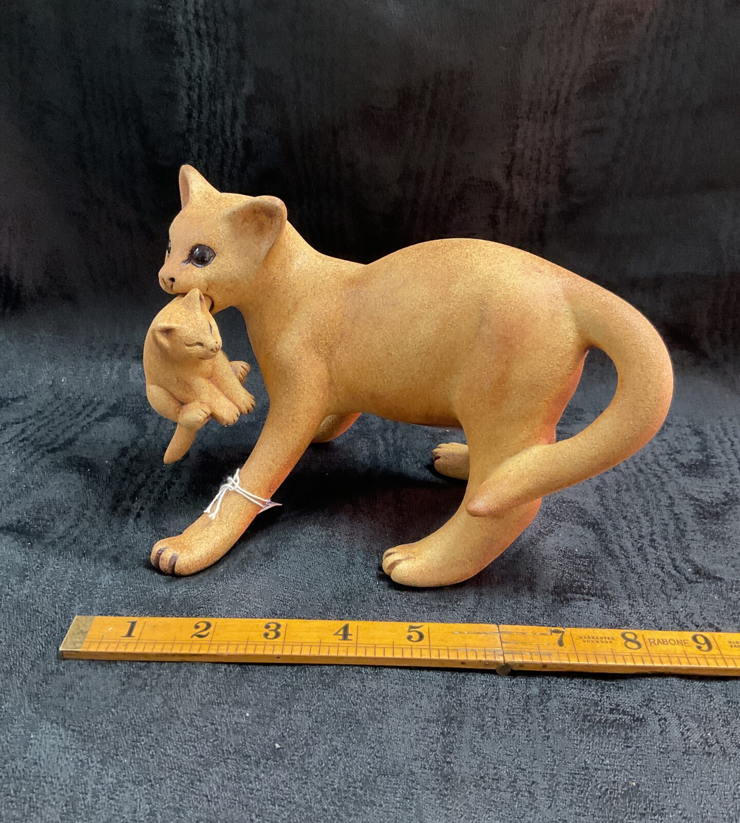Vintage Suzi Marsh studio pottery cat and kitten figurine.