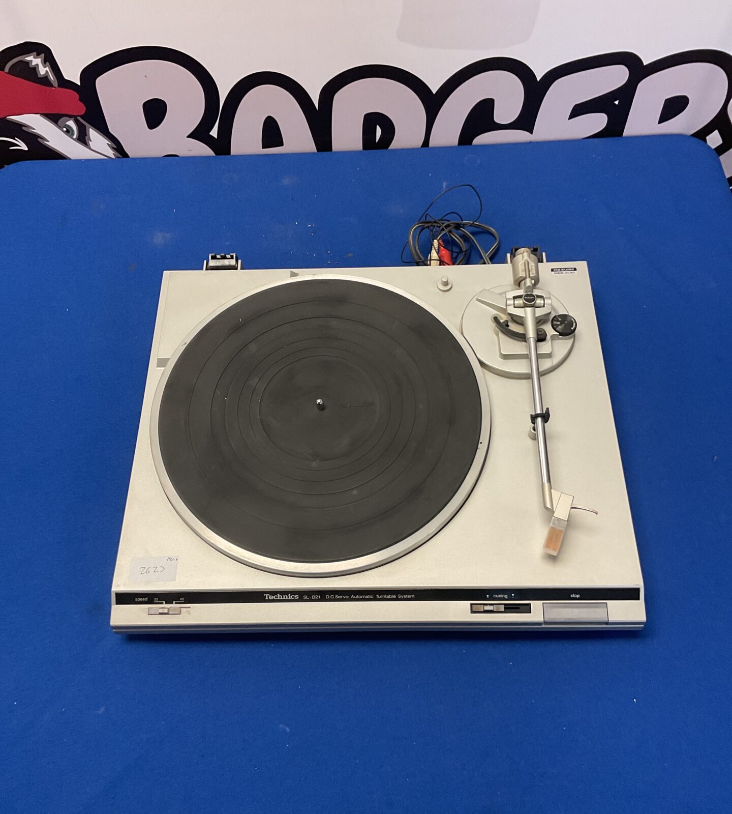 Vintage Technics SL-B21 turntable in good condition.