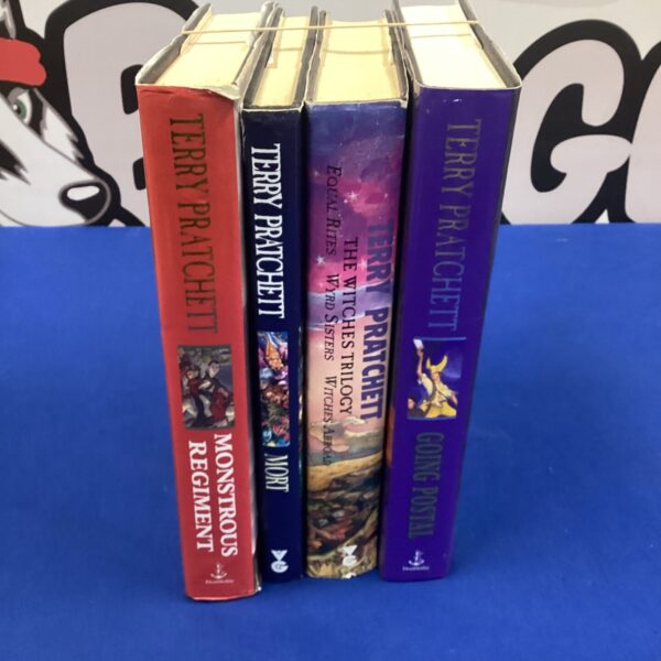 Terry Pratchett books lot including Going Postal and Monstrous Regiment.