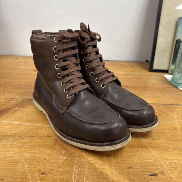 Brown Timberland Earthkeepers boots, side view, size 9.5.
