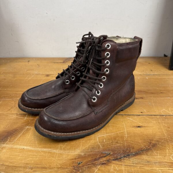 Black Timberland Earthwalker boots size 9.5, waterproof leather.