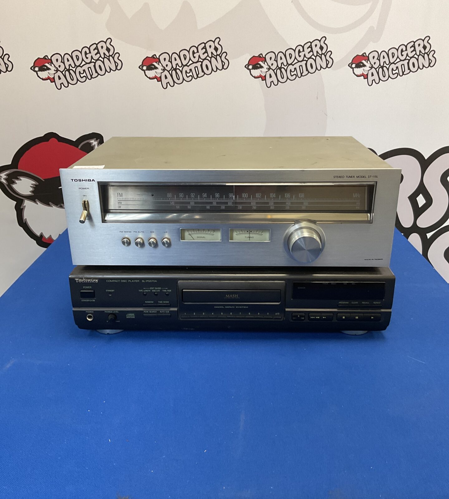 Vintage Toshiba stereo tuner and Technics CD player in good condition.