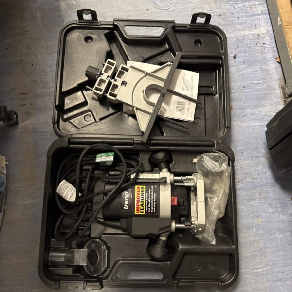 Vintage Trend router tool in a carrying case.