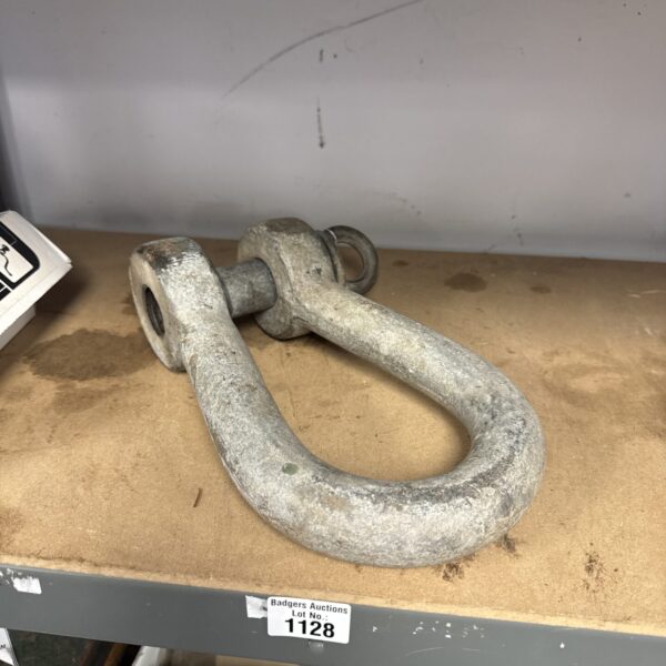 Large vintage D shackle, heavy duty metal hardware.