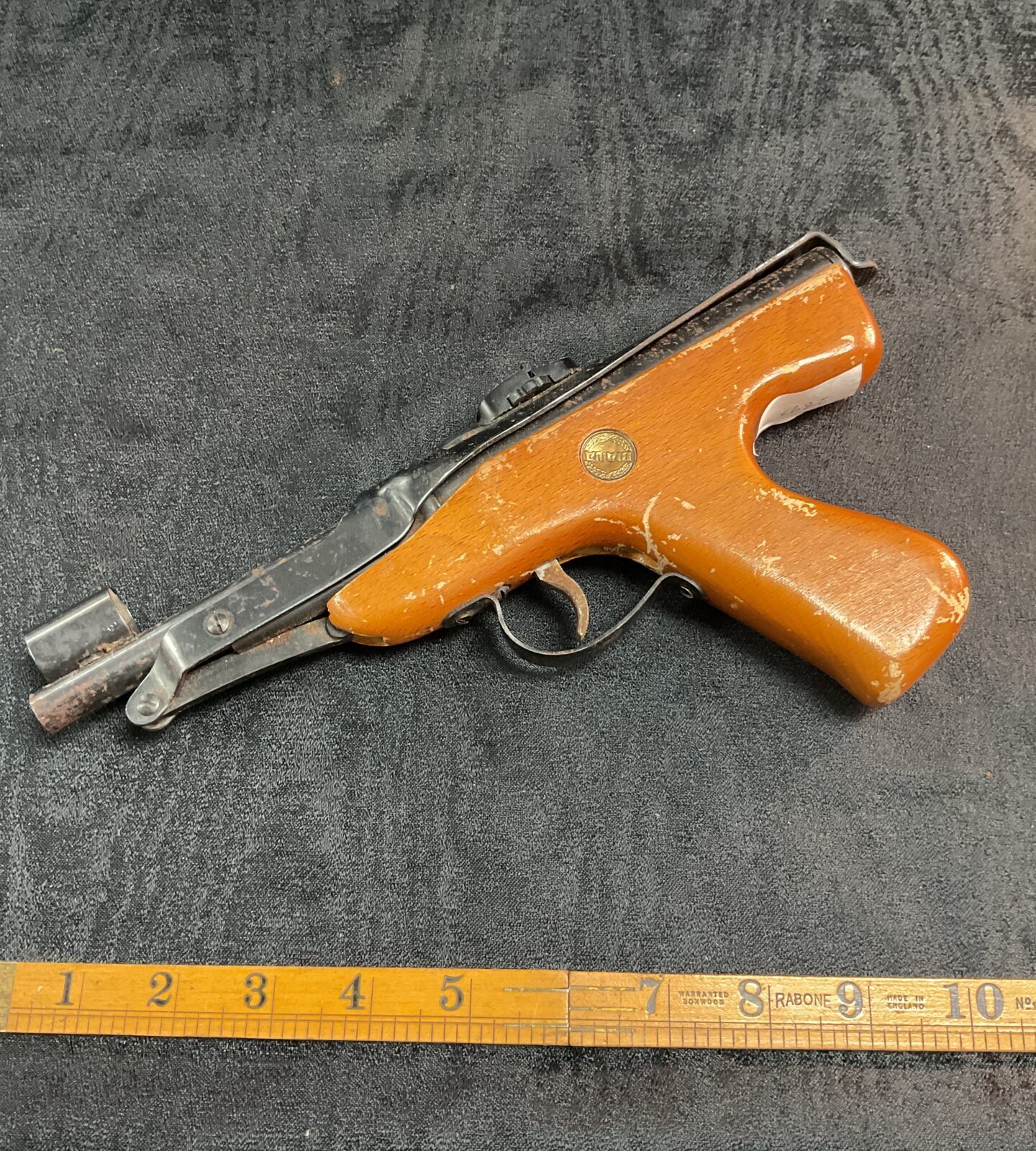 Vintage Diana .177 calibre air pistol in good condition.