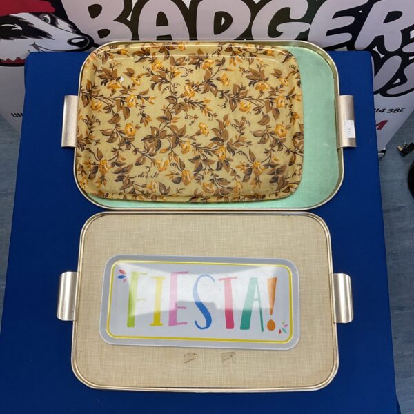 Vintage floral melamine serving trays in a lot of four.