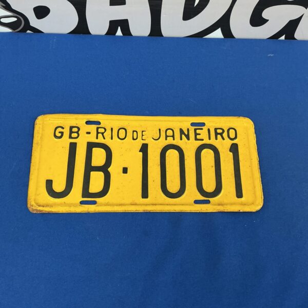 Vintage GB Rio De Janeiro car registration plate for collectors.