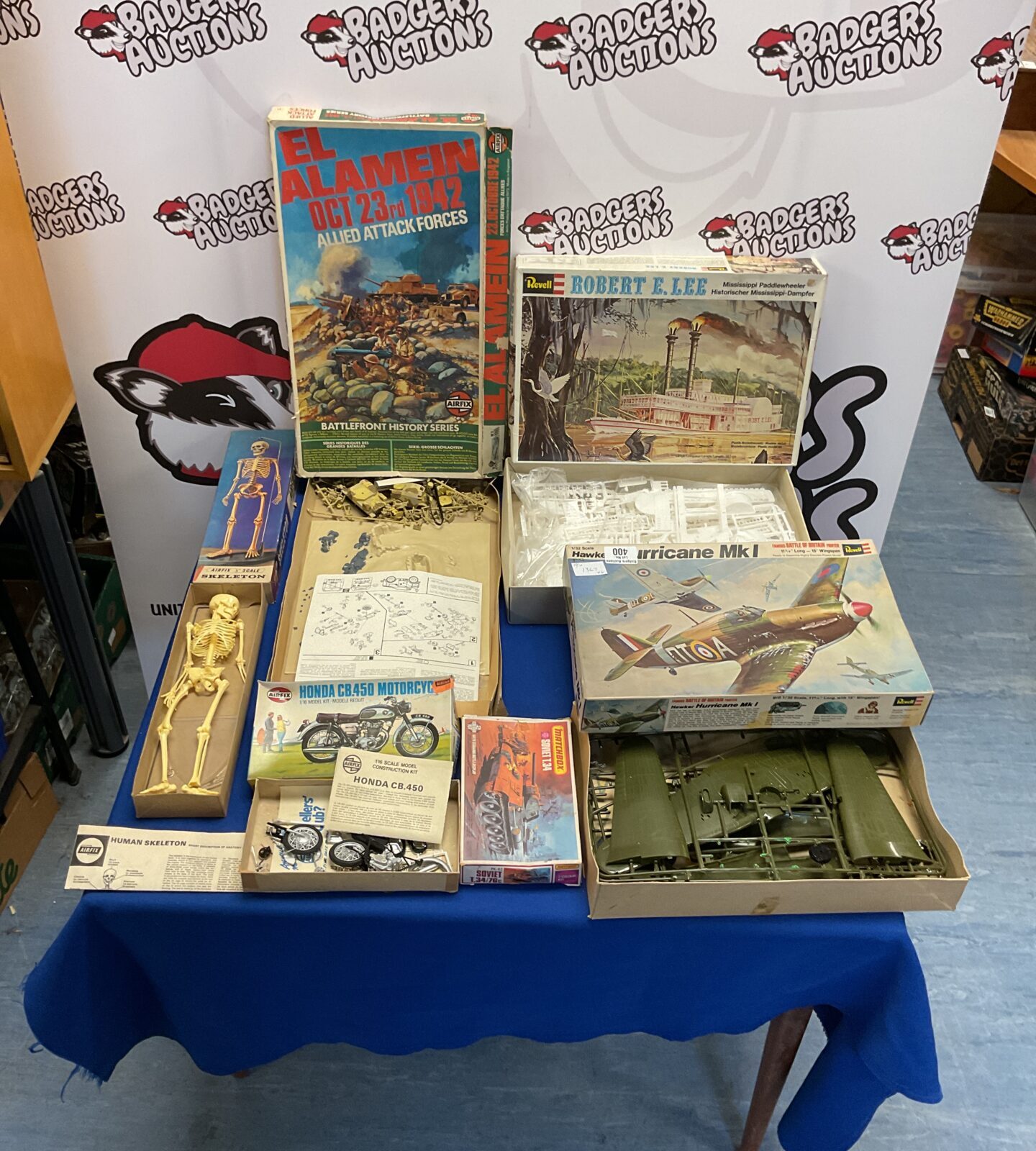 Lot of vintage model kits including Revell and Airfix.