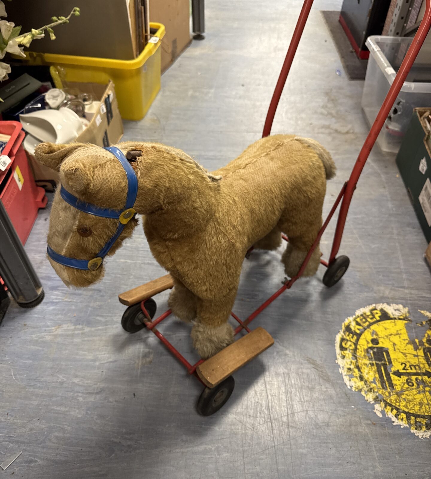 Vintage Pedigree ride-on horse in good condition.