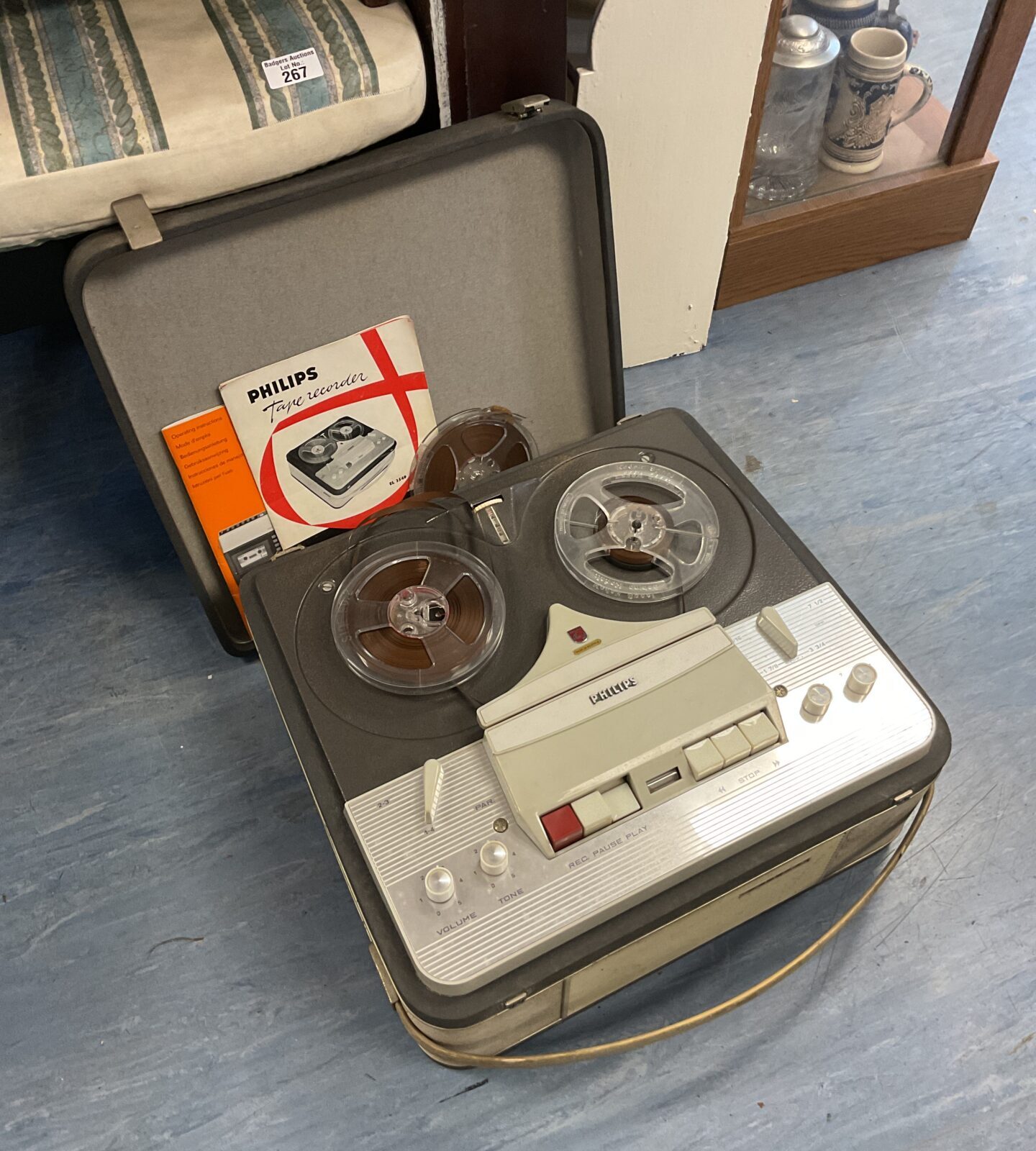 Vintage Philips reel to reel tape recorder in good condition.
