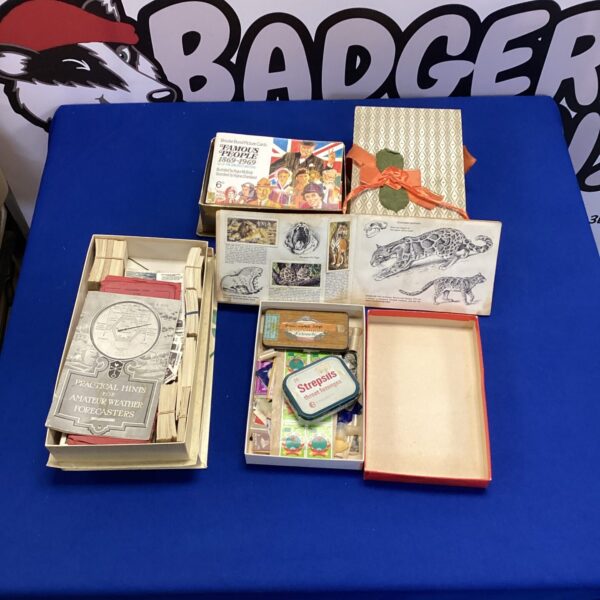 Mixed lot of vintage picture cards in three boxes.