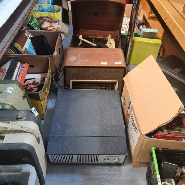 Vintage record player and Sobell radio in a lot.
