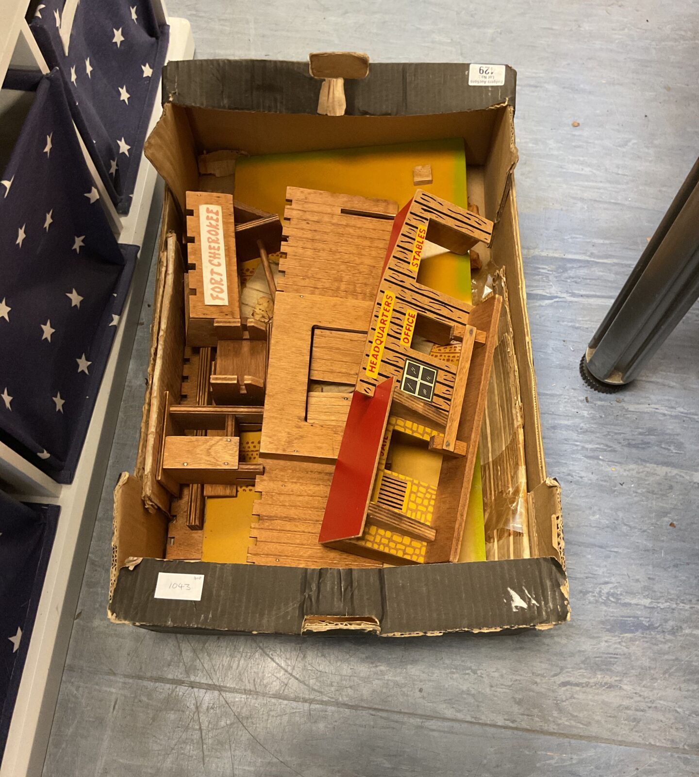 Vintage wooden “Build-A-Fort Cherokee” playset with numerous pieces.
