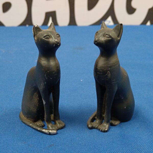 Vintage Westair Siamese cat statues, a collectible pair.
