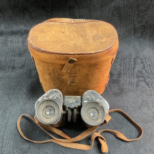Antique WWI Goerz Berlin binoculars with original leather case.