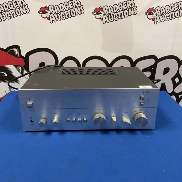 Vintage Aiwa 8100 stereo amplifier, classic 1980s audio equipment.