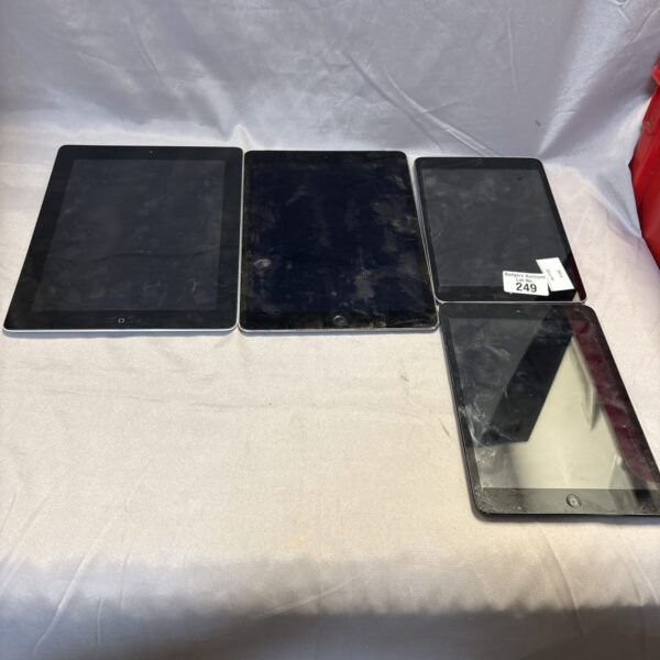 Apple iPad bundle including models A1567, A1395, and A1432 for collectors.