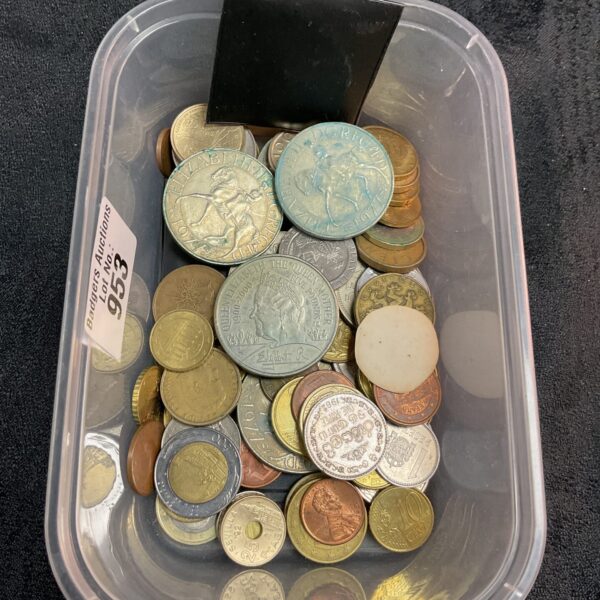 Tray of assorted British coins including a Queen Mother coin.