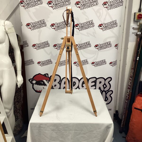 Wooden Daler Rowney artist easel for painting and studio use.