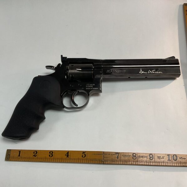 Dan Wesson .177 air pistol replica in used condition.