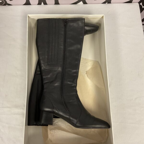 Elmdale UK 6 leather ankle boots, stylish women's footwear.