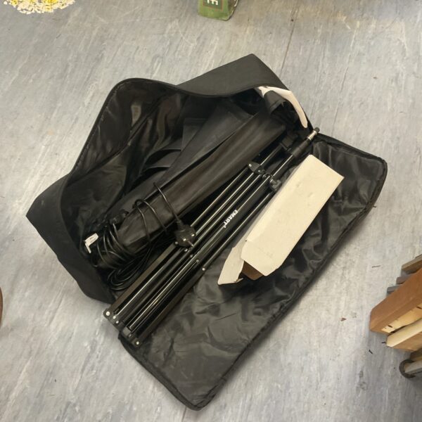 Two Emart photography studio tripod lights with stands.