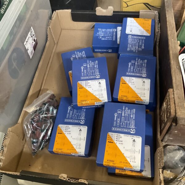 Lot of used Expandet Torx screws for construction and DIY.