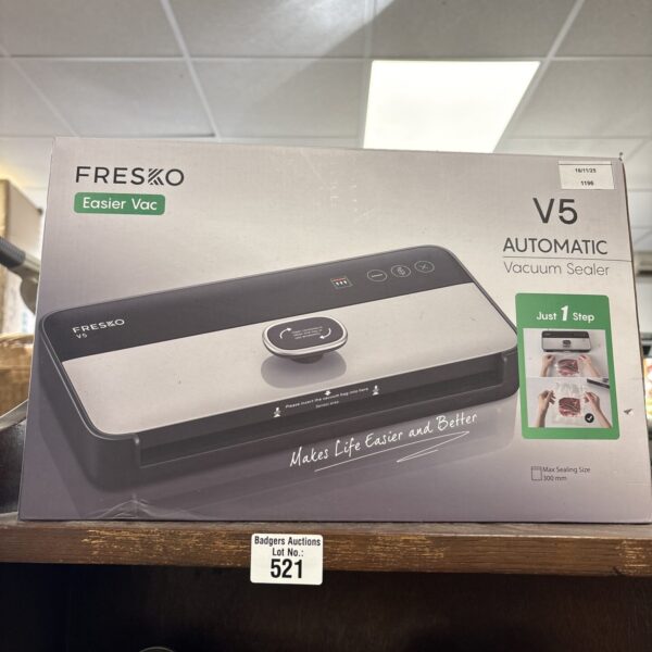 Fresco V5 automatic vacuum sealer kitchen appliance for food preservation.