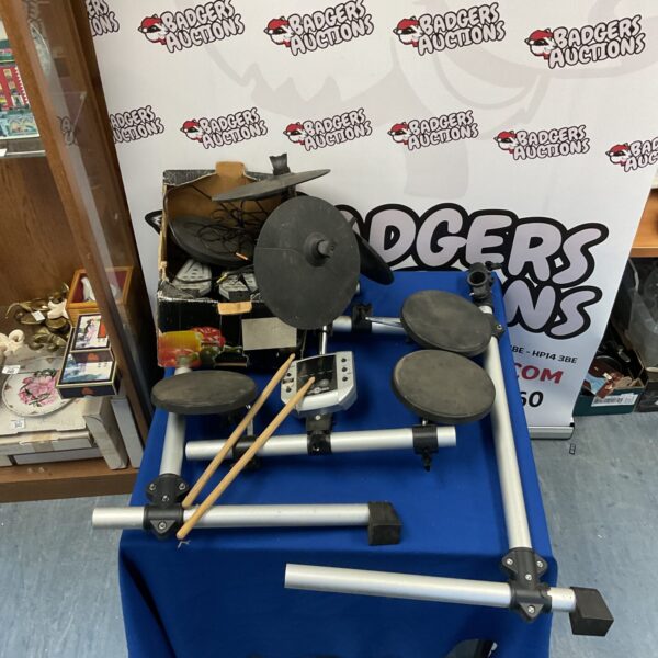 Gear4music DD400 digital drum kit setup for music production.