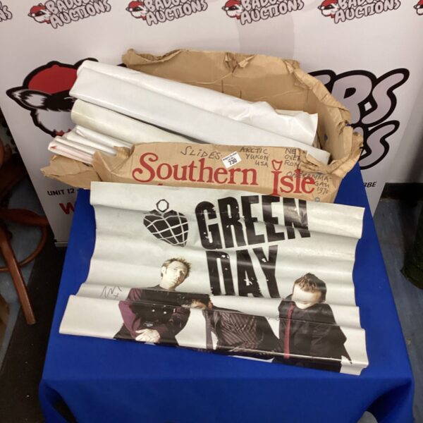 Mixed lot of Green Day and band posters for collectors.