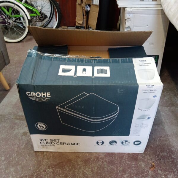 New Grohe Euro Ceramic WC set still sealed in its original box.