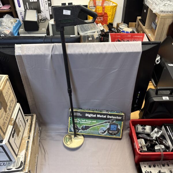 Treasure Seeker TR Metal Detector X Scope With National Geographic Digital Metal Detector