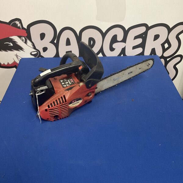 Jfs yd2500 petrol chainsaw for garden and DIY use.