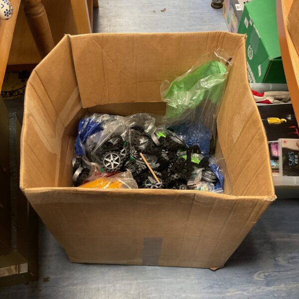 Large lot of Kinex wheels and tyres for building projects.