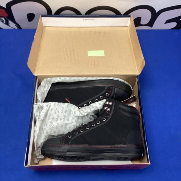 New Lee Cooper size 4 safety boots, ideal for work.