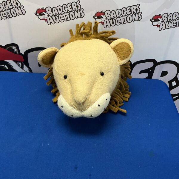 Decorative lion head decor, chic home style.