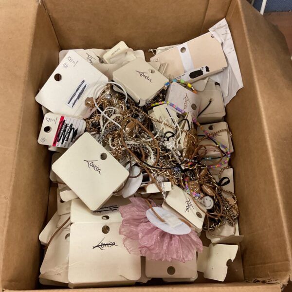 Mixed lot of Lovisa fashion jewellery, earrings and necklaces.