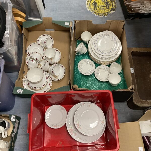 Mixed lot of vintage china tea sets from Duchess, Rostyk & Royal Worcester.